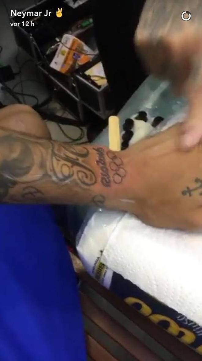 Olympia Neymar Lasst Sich Nach Gold Rio 2016 Tattoo Stechen