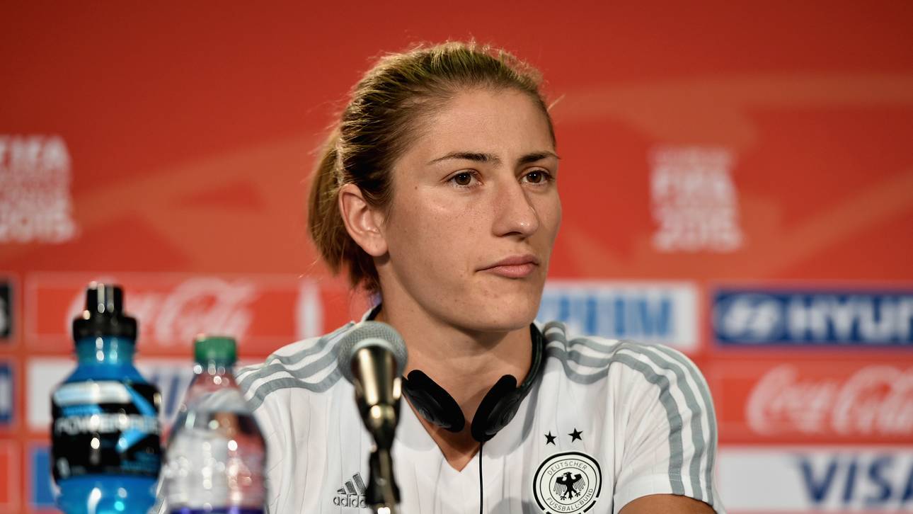 Schmidt fällt gegen England aus