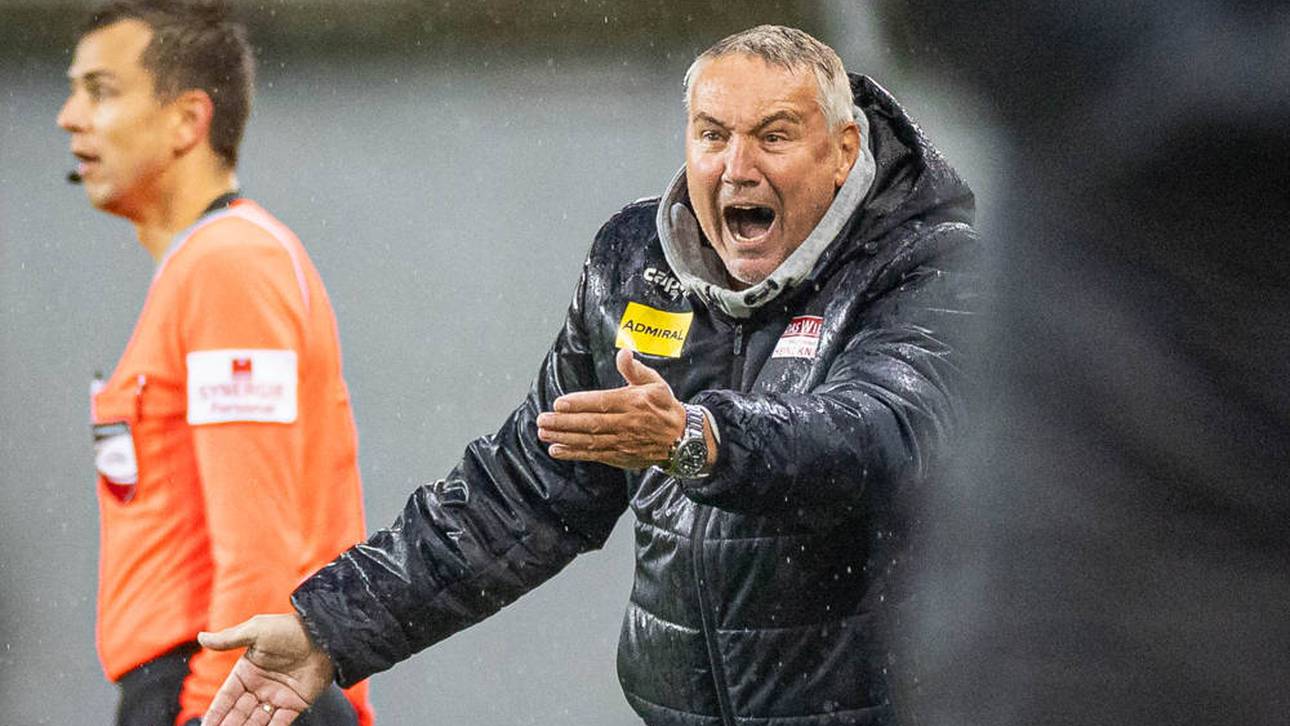 Klagenfurts Trainer Peter Pacult regt sich mächtig auf