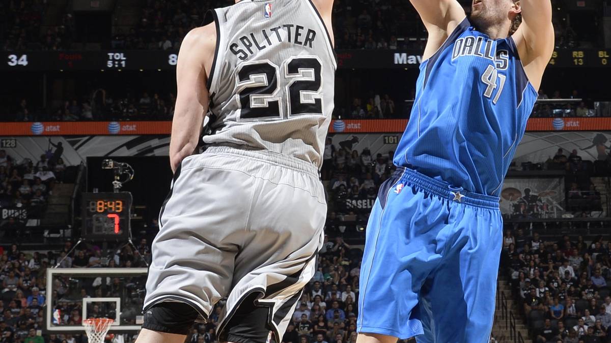 27. März: Dirk Nowitzki und die Dallas Mavericks müssen zwei Tage nach dem Heimsieg zum Rückspiel gegen den Erzrivalen San Antonio Spurs. Wirklich rund läuft es aber nicht. Nowitzki schafft nur sieben Pünktchen