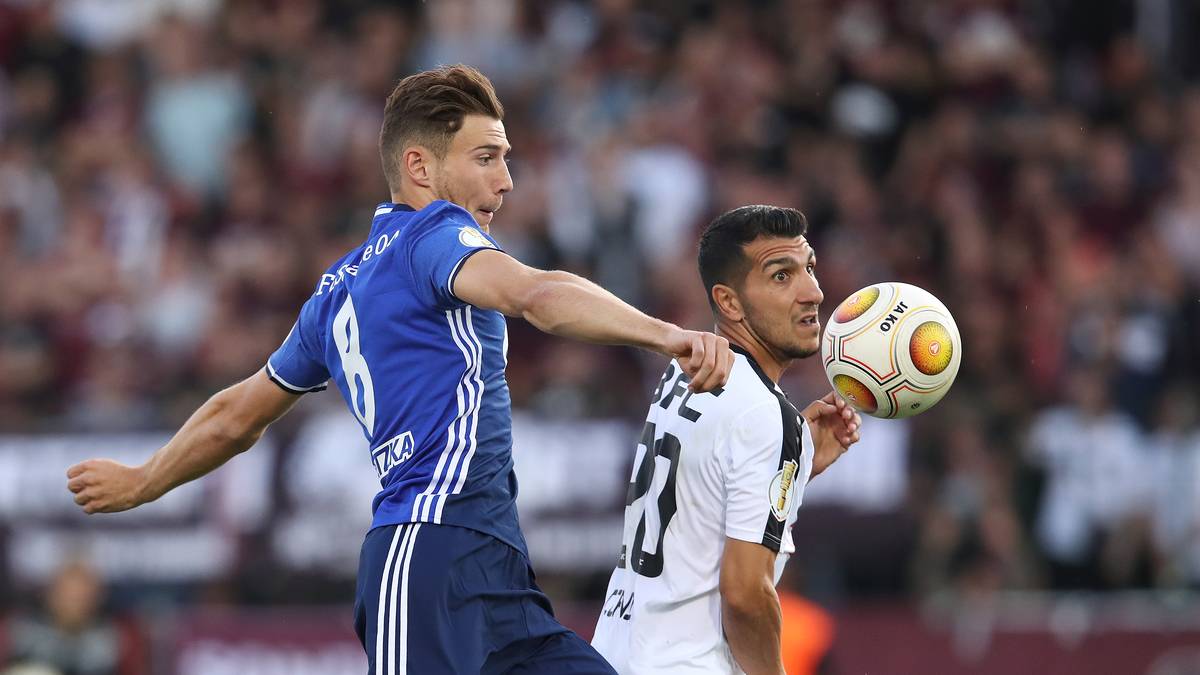 Auch Schalkes LEON GORETZKA rückte nach seinen starken Vorstellungen beim Confed Cup in den Fokus Barcelonas. S04 machte jedoch schnell klar, dass der Vize-Kapitän in diesem Sommer keine Freigabe bekomme. Im kommenden Jahr könnte Goretzka dann ablösefrei wechseln. Der FC Bayern gilt als Favorit