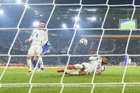 Pascal Groß hat im Spiel des DFB-Teams gegen Bosnien und Herzegowina eine Großchance vergeben, weil er Serge Gnabry angeschossen hatte. Im Interview scherzt er über die Szene.