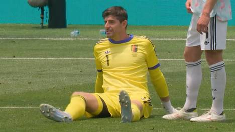 Für Thibaut Courtois endet das Viertelfinale gegen Spanien besonders bitter. Der belgische Schlussmann verletzt sich Mitte der zweiten Hälfte und muss vom Platz. War das sein letztes WM-Spiel für die Roten Teufel?