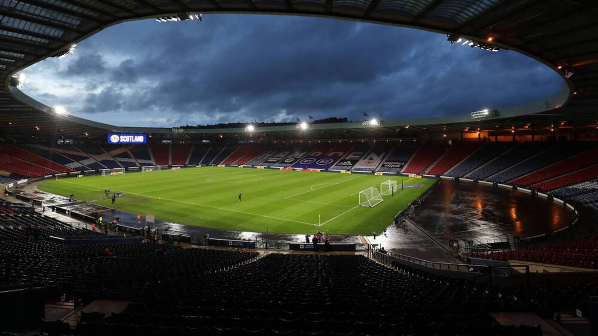 📅 Spiele im Hampden Park:
Montag, 14. Juni 2021 - Gruppe D: Schottland - Tschechische Republik
Freitag, 18. Juni 2021 - Gruppe D: Kroatien - Tschechische Republik
Dienstag, 22. Juni 2021 - Gruppe D: Kroatien - Schottland
Dienstag, 29. Juni 2021 - Achtelfinale