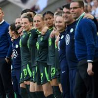 Trainer Tommy Stroot vom VfL Wolfsburg kann im Champions-League-Finale gegen das Starensemble des FC Barcelona personell aus dem Vollen schöpfen.