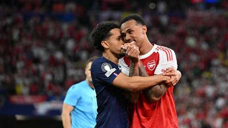 Brasiliens Gabriel spricht über den verschossenen Elfmeter im Champions-League-Finale und dessen Verarbeitung. Dabei hebt er auch die Unterstützung seines Nationalmannschaftskollegen Marquinhos hervor.