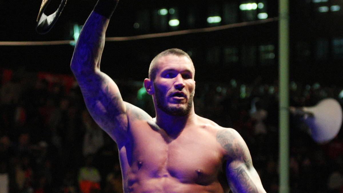 PLATZ 18: RANDY ORTON - Über viele Jahre hinweg ein verlässlicher Top-Player bei WWE, mit einer speziellen Aura als reptilienhaft-bedrohlicher "Apex Predator". Kein ganz so großer Star wie Generationsgenosse John Cena, dennoch nicht zu Unrecht insgesamt 13 Mal Champion