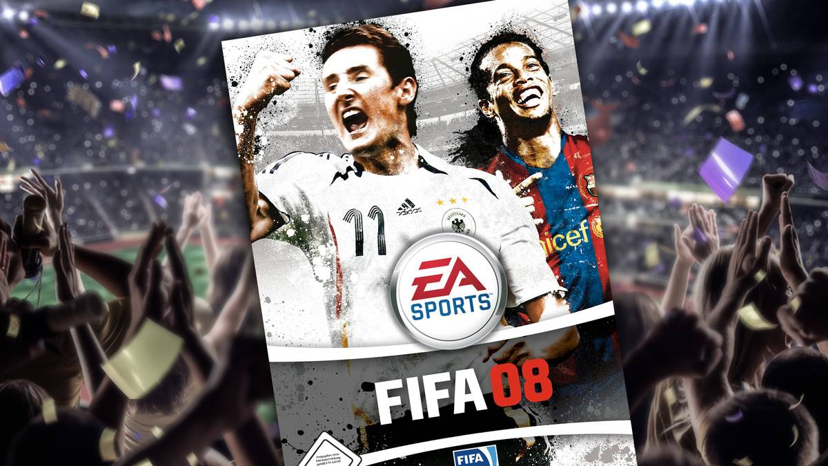 Erneut zierte Ronaldinho das Cover - in Deutschland an der Seite von Miroslav Klose