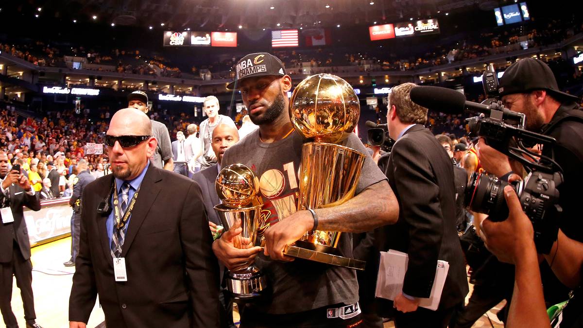 PLATZ 3 - LEBRON JAMES (Basketball, Cleveland Cavaliers): 77,2 Mio. - Gehalt/Preisgelder: 23,2 Mio., sonstige Einkünfte: 54 Mio.