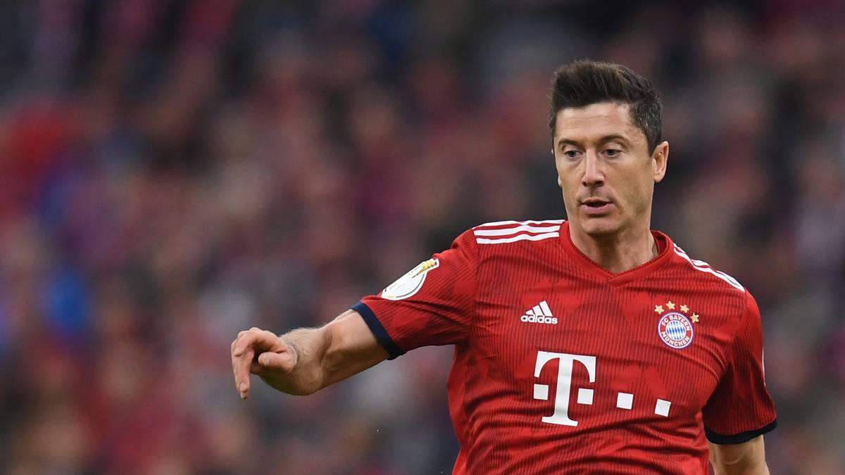 ROBERT LEWANDOWSKI: Sollte gegen Heidenheim eigentlich geschont werden, weil er sich kränklich fühlte. Musste dann aber doch gebracht werden, weil vorne gar nichts ging. Der Pole traf doppelt, servierte einmal mustergültig. Obwohl er noch nicht hundertprozentig fit ist, wird er gegen Dortmund wohl spielen. Kann dann sein 200. Bundesliga-Tor erzielen
