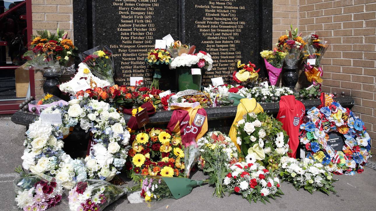 Tausende gedenken Opfer von Bradford