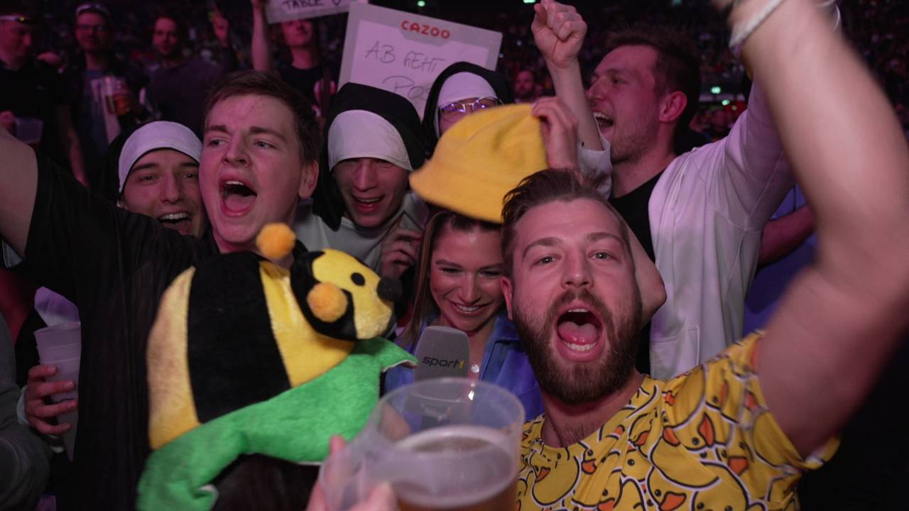 Premier League Darts meets Madhouse! So lief die Darts-Show in Berlin