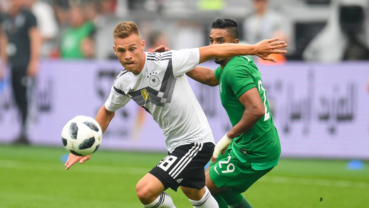 JOSHUA KIMMICH (bis 81.): Wirkt überspielt und ist noch nicht in Topform. Nach vorne aber mit einer starken Szene, als er mit einem tollen Diagonalball über rechts das 1:0 einleitete (8.). Schönes Solo in Halbzeit zwei (46.). SPORT1-Note: 4