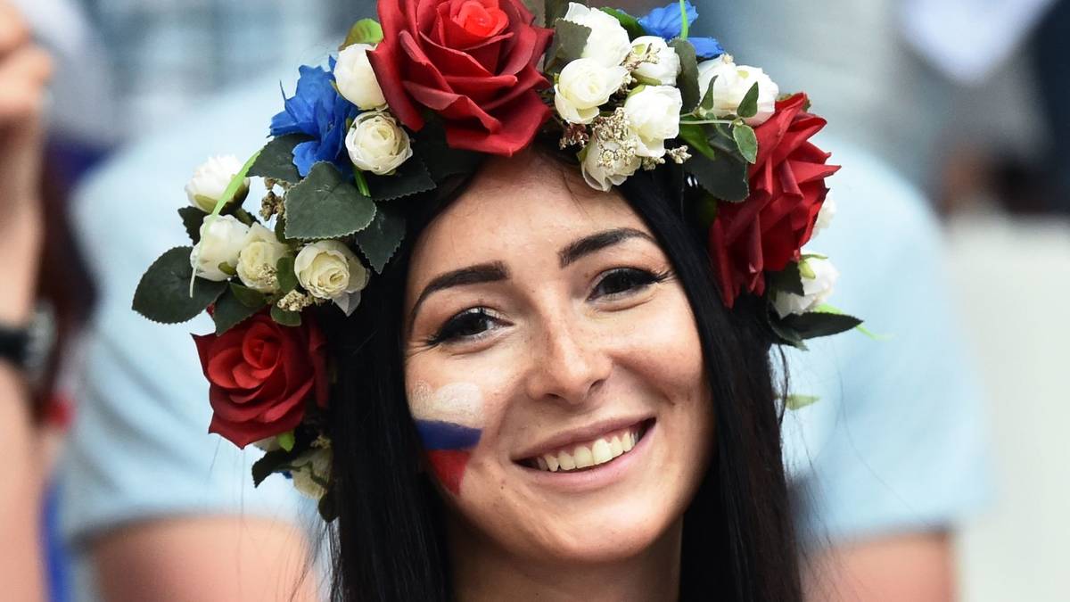 ... mit ihren Kopfbedeckungen