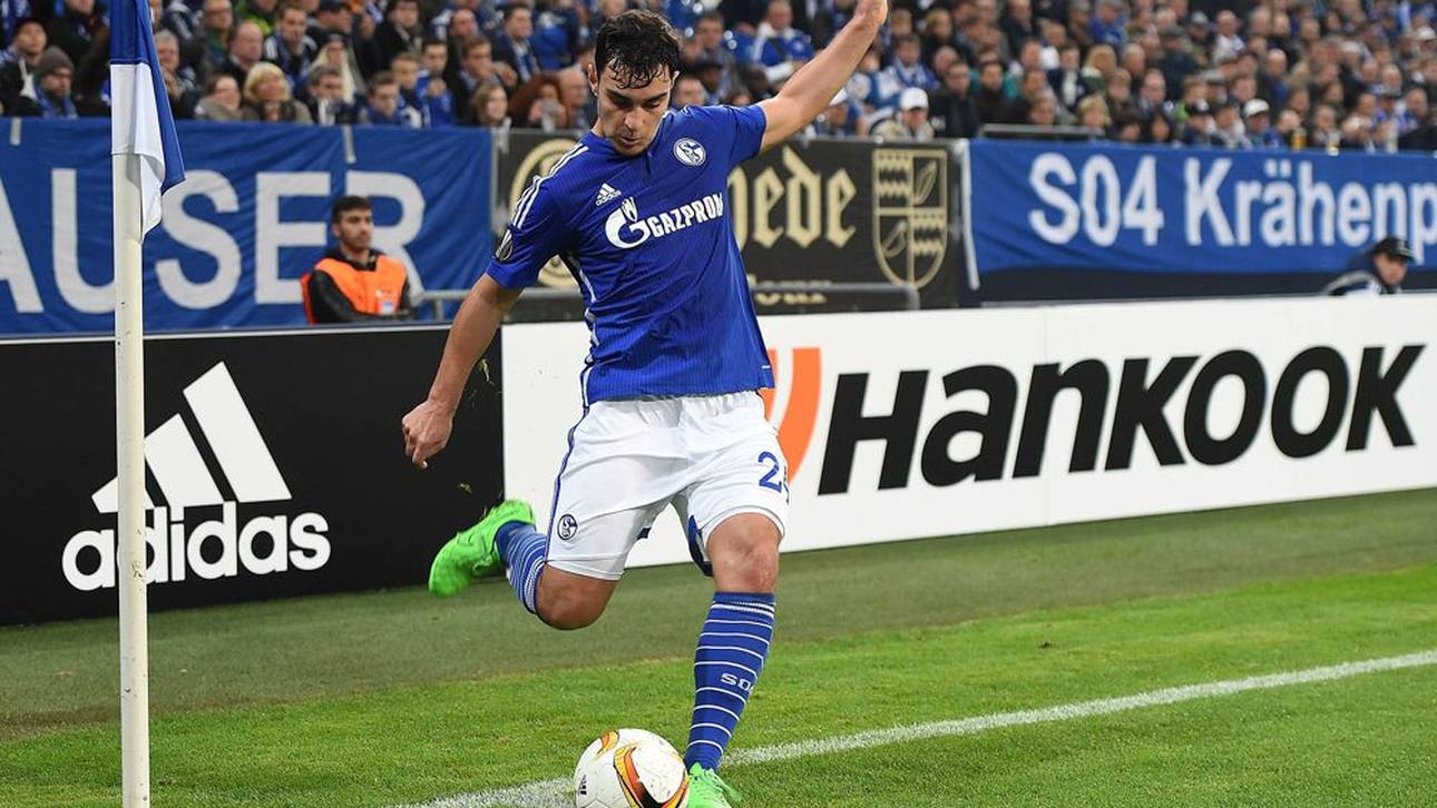 Ayhan spielte mit mit FC Schalke in der Champions League