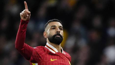 Mohamed Salah schießt den FC Liverpool an die Spitze der Premier League