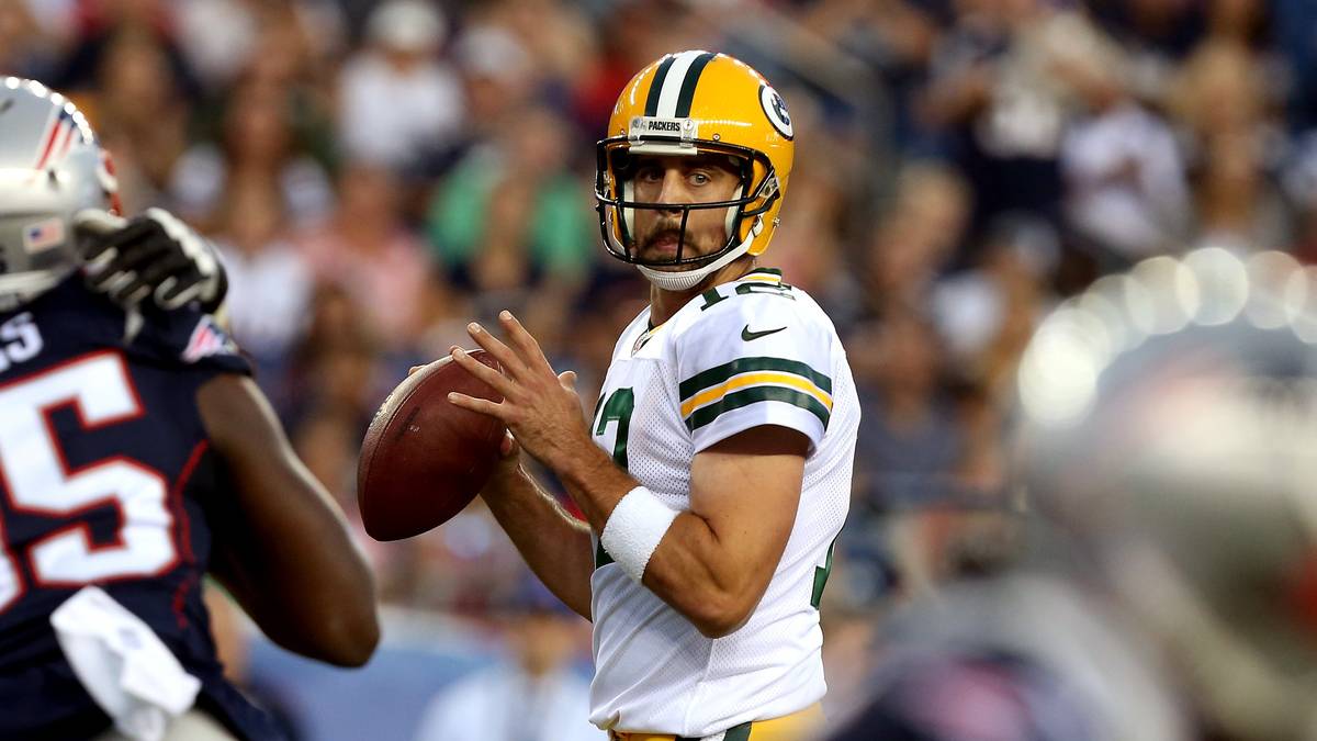 GREEN BAY PACKERS: Die Packers dürften sich in der NFC North vor allem wieder mit Detroit duellieren. Mit dem Heimvorteil Lambeau Field und Aaron Rodgers' Arm sind die "Cheeseheads" darauf erpicht, die Overtime-Schlappe im NFC-Finale gegen Seattle wettzumachen