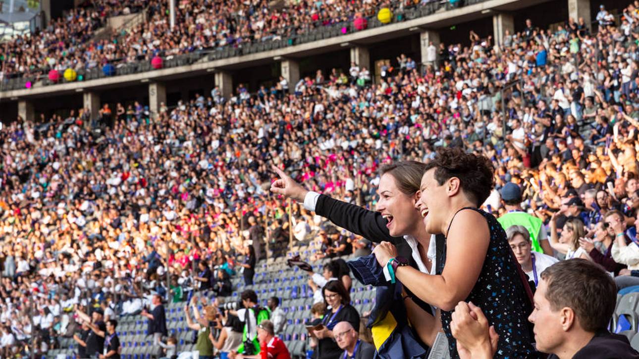 Zuschauer-Ansturm bei Weltspielen