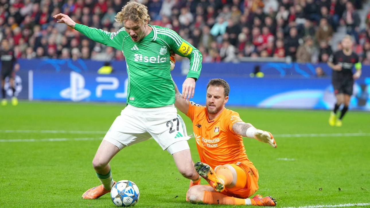 Flekken (r.) holt Woltemade von den Beinen