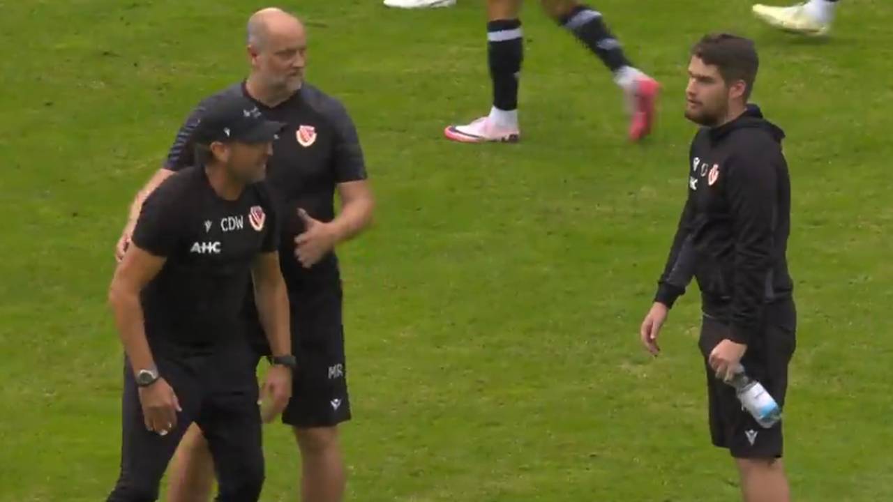 Halbzeit-Rot! Kult-Trainer Pele Wollitz schäumt bei Drittliga-Comeback