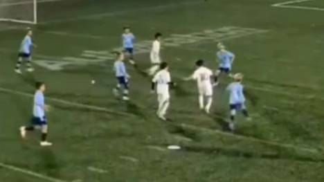Mateo Messi, Sohn von Superstar Lionel Messi, verzückt aktuell die Jugend von Inter Miami. Videoaufnahmen zeigen, wie der Achtjährige am Ball zaubern kann. 