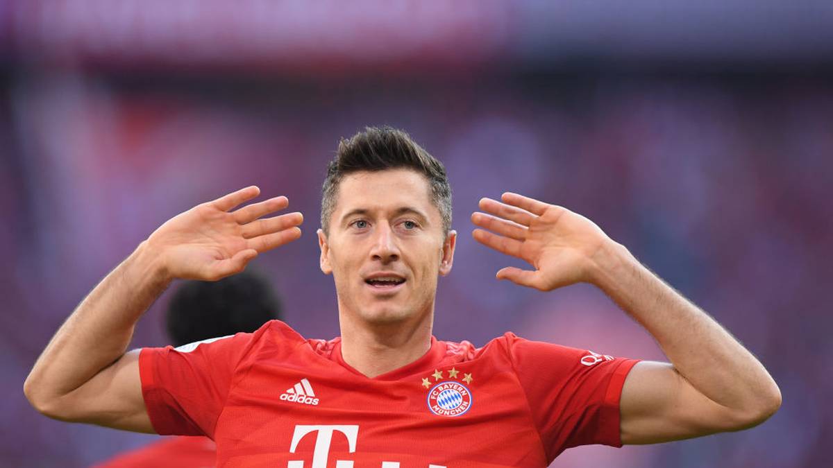 Robert Lewandowski vom FC Bayern jubelt