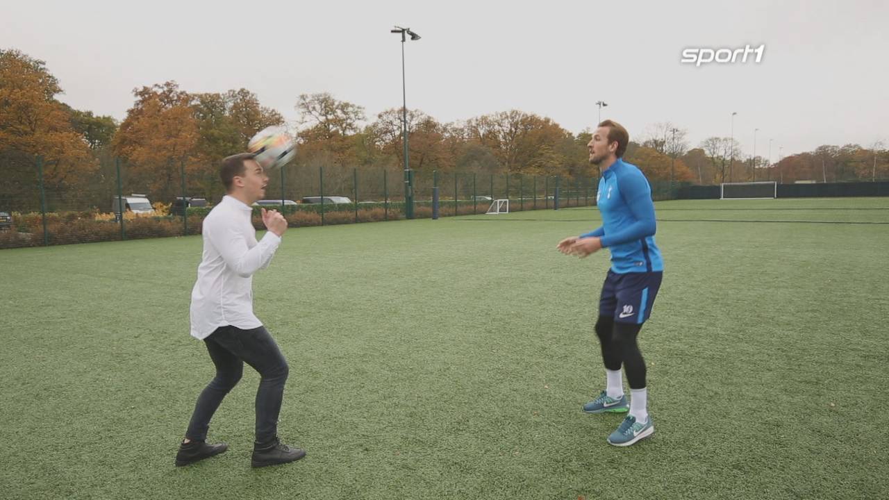SPORT1-Reporter Florian Plettenberg zauberte mit England-Star Harry Kane
