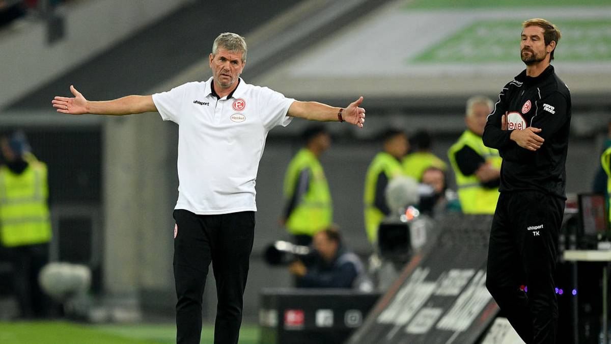 PLATZ 2: Friedhelm Funkel (Fortuna Düsseldorf) - 2 Gelbe Karte