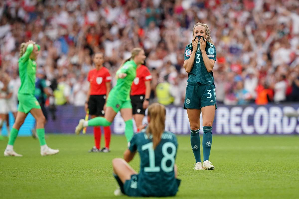 Traum zerplatzt! Die deutsche Frauennationalmannschaft unterliegt den Engländerinnen im Finale der Europameisterschaft mit 1:2 nach Verlängerung. 