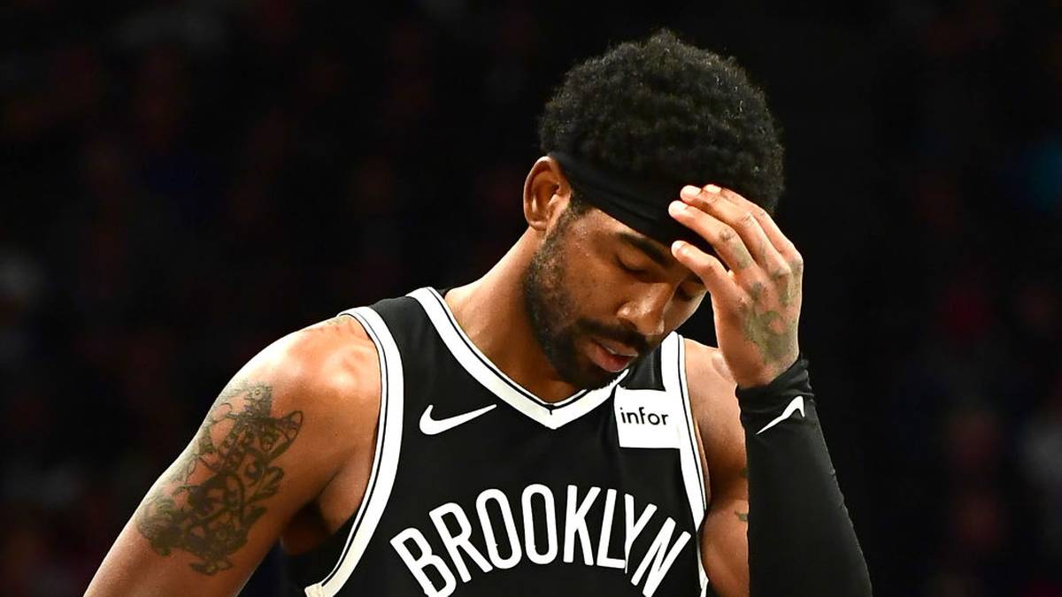 KYRIE IRVING (Brooklyn Nets): Die Nets-Verantwortlichen haben bereits jetzt ein "mulmiges" Gefühl wegen Irvings Stimmungsschwankungen, wie ESPN-Reporter Mike McMullan bestätigt. Dazu hat er sich in der Vorbereitung geweigert, mit dem Performance-Team zusammenzuarbeiten, das die biometrischen Daten der Spieler sammelt. Auch in China soll es Ärger gegeben haben, weil Irving ein Teamfoto verweigerte. Keine guten Voraussetzungen also für eine stimmige Teamchemie