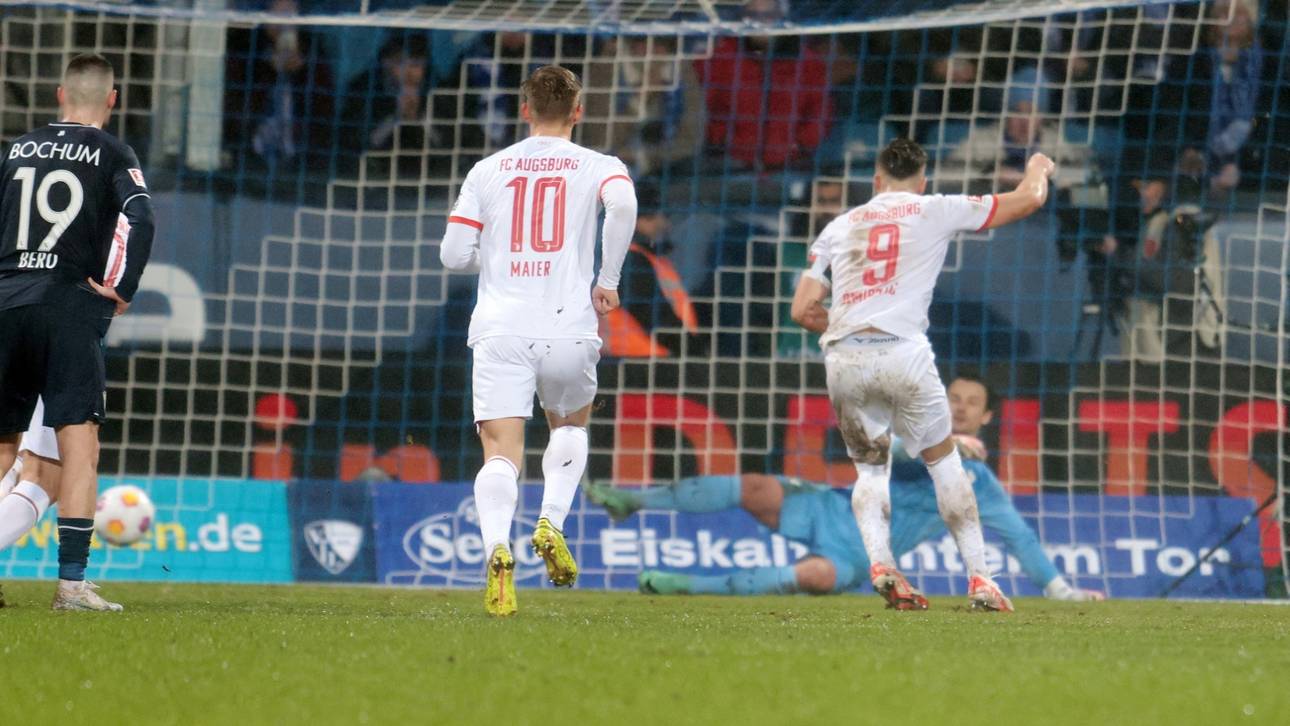 „Wichtiger Punkt“: Augsburg glücklich nach Remis in Bochum