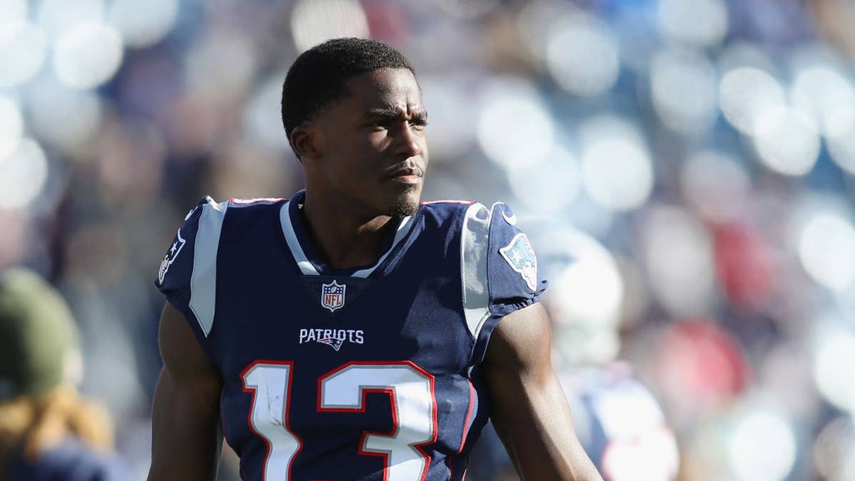 Die restlichen Receiver der Patriots sind noch ein größeres Projekt. Rookie N’Keal Harry hat großes Potenzial, fällt verletzt aber lange aus. Veteran Philip Dorsett (Bild) hat sich Bradys Vertrauen verdient und ist grundsolide, der Abgang von Chris Hogan muss aufgefangen werden
