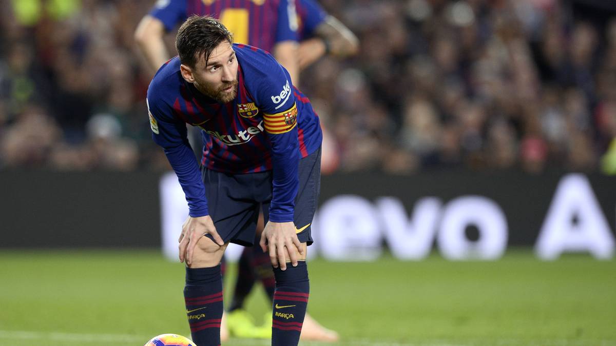 Sein ewiger Rivale Lionel Messi wird aber auch am Samstag (20.45 Uhr LIVE bei DAZN und im LIVETICKER) wieder mit von der Partie sein, wenn Barca den Königlichen im Bernabeu einen weiteren Dämpfer im Titelkampf verpassen will. SPORT1 zeigt die größten Aufreger in der Clascio-Geschichte