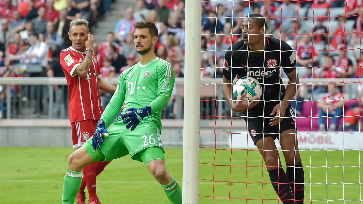 Frankfurt verkürzt durch Sebastien Haller zwar noch einmal auf 1:2 - nach weiteren Treffern von Rafinha und Niklas Süle steht eine krachende 1:4-Niederlage für Niko Kovac bei seinem kommenden Arbeitgeber fest
