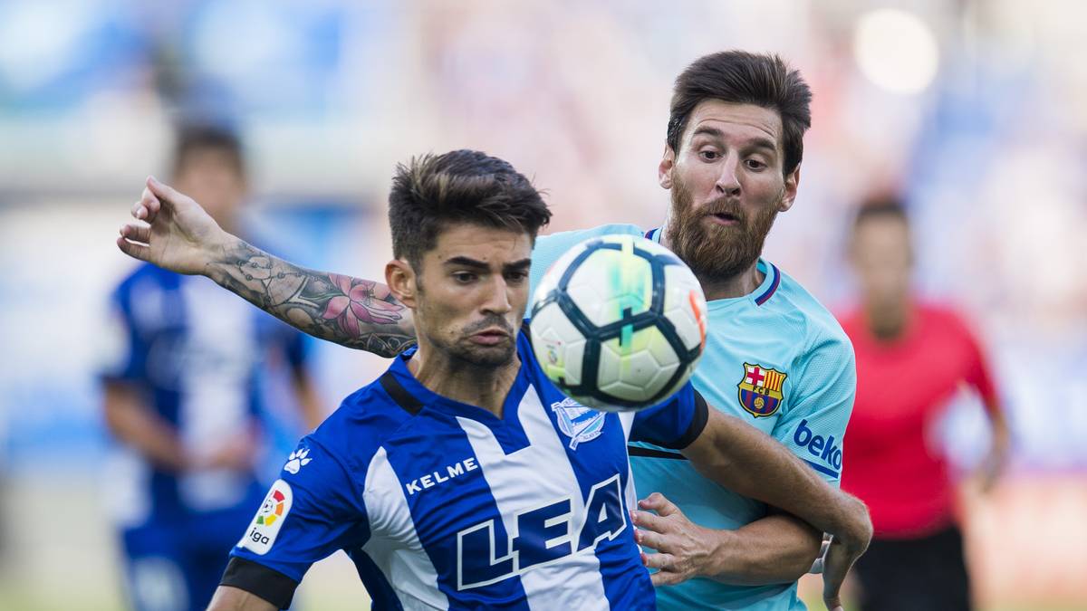 Er wechselte im Sommer 2017 zu Deportivo Alavés, aktuell spielt er für CD Aves in Portugal