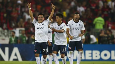 Ezequiel Barco (l.) verwandelte den entscheidenden Elfmeter für Independiente