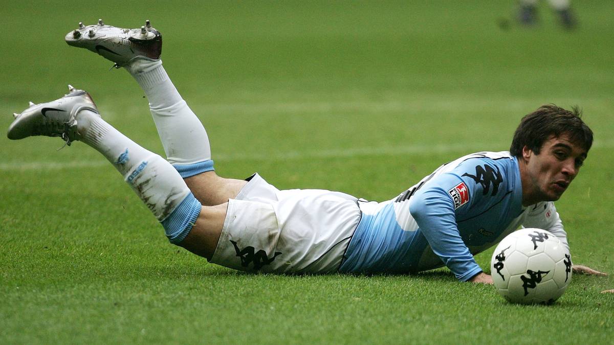 Stattdessen begann Göktans tiefer Fall. Er trainierte schlecht, stieg in eine Glasscherbe, dann tauchte er ab in die Münchner Partyszene. Im Oktober 2008 der Schock: Ein von 1860 veranlasster Drogentest war positiv, Göktan hatte Kokain geschnupft, löste seinen Vertrag auf und floh nach Thailand.