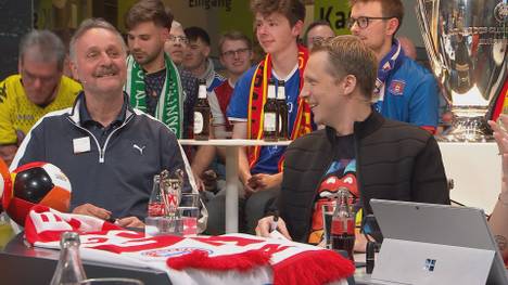 Beim FANTALK sorgt Oliver Pocher für Lacher. Der Comedian nimmt den SPORT1 Reporter wegen seiner Uhr hops. 