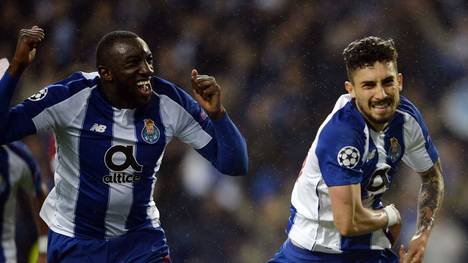 Champions League: Alex Telles (r.) versenkte den entscheidenden Elfmeter in der Verlängerung für den FC Porto