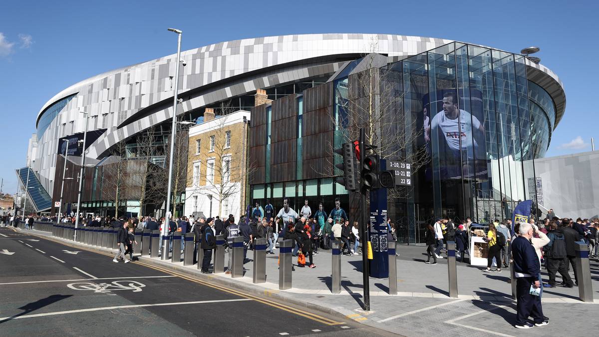 Die Glaskonstruktion sorgt dafür, dass viel Licht ins Stadion fällt