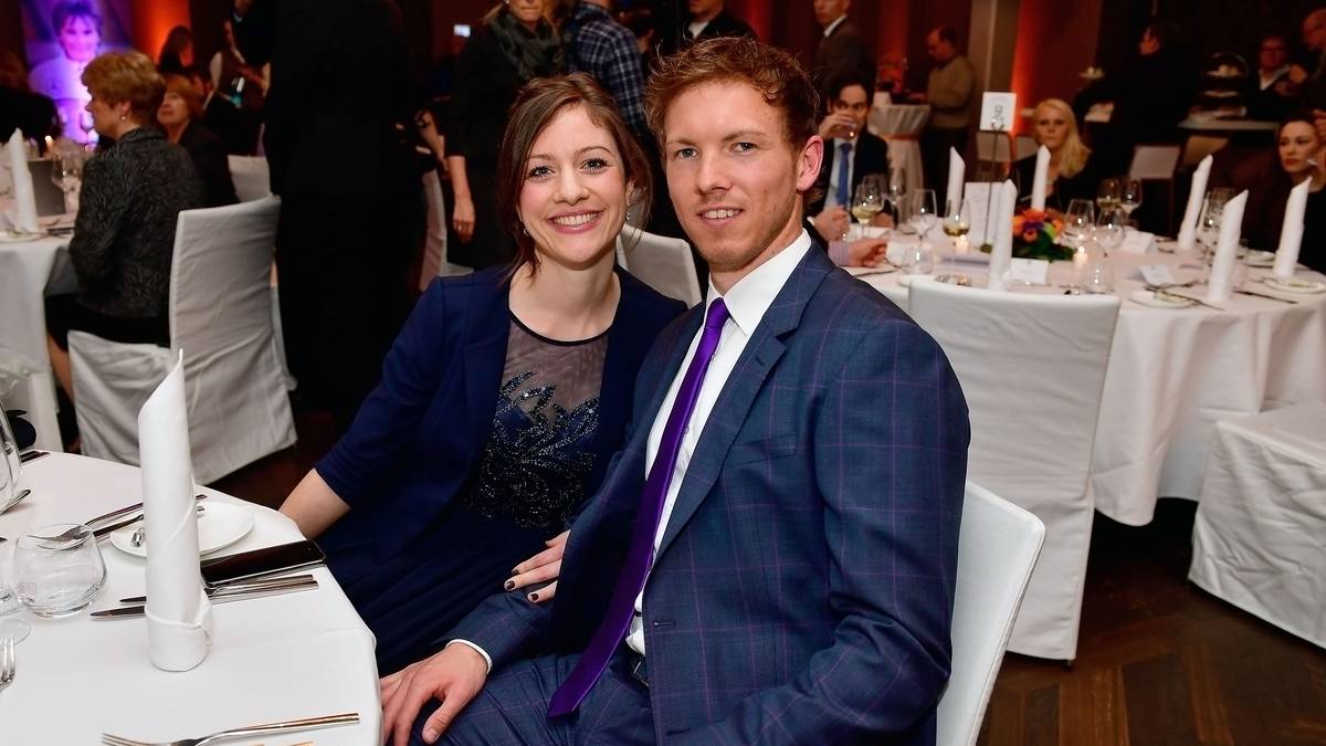 Mittlerweile hat Nagelsmann sein privates Glück gefunden, heiratete 2018 Freundin Verena, mit der er auch schon einen kleinen Sohn hat. Ein Haus baut er auch gerade - in München, übrigens
