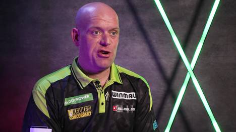 Michael van Gerwen hat ein turbulentes Jahr erlebt, auf und neben der Bühne. Auch wenn die großen Erfolge des dreimaligen Weltmeisters ausblieben, glaubt er an seine WM-Chance.