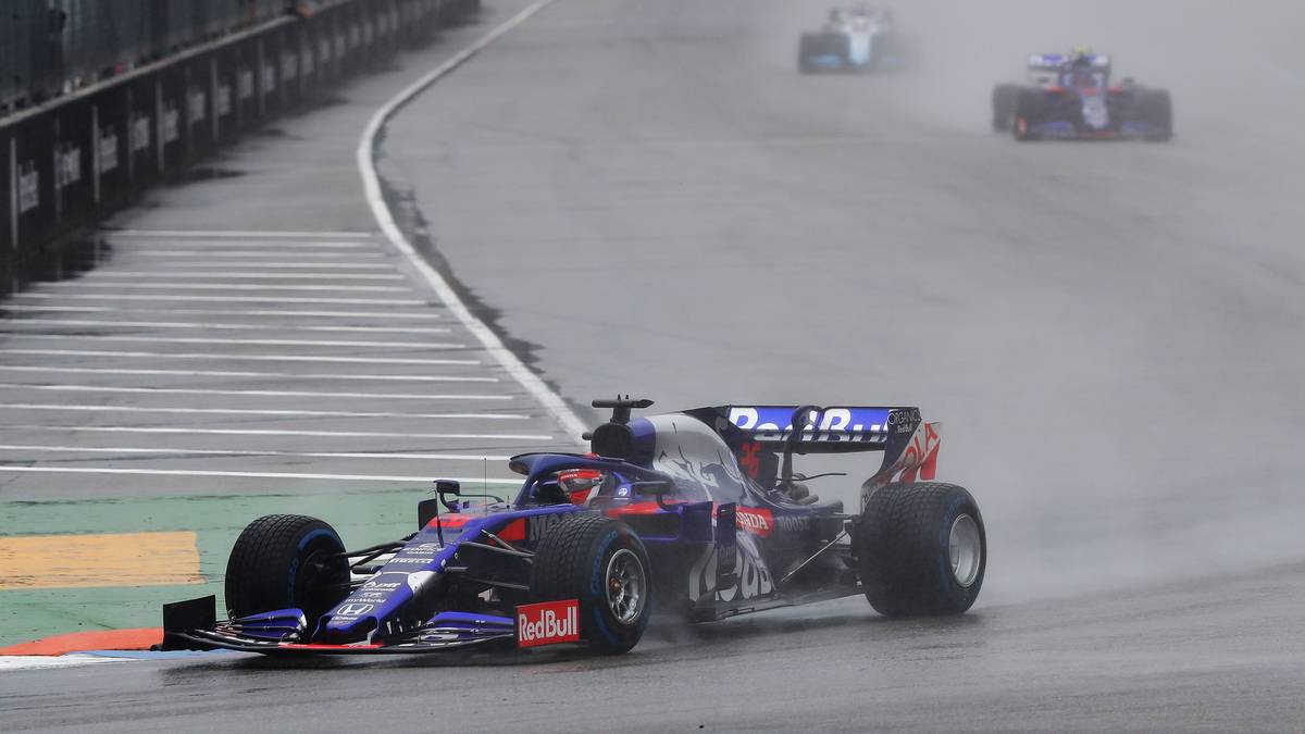 Am Hockenheimring nimmt die Truppe von Franz Tost, dem ich das Ergebnis richtig gönne, mehr Punkte mit, als im bisherigen gesamten Saisonverlauf davor. Weil zu jedem Zeitpunkt exakt die richtigen Entscheidungen in Sachen Reifenwahl und Strategie für Kwjat und Albon getroffen werden