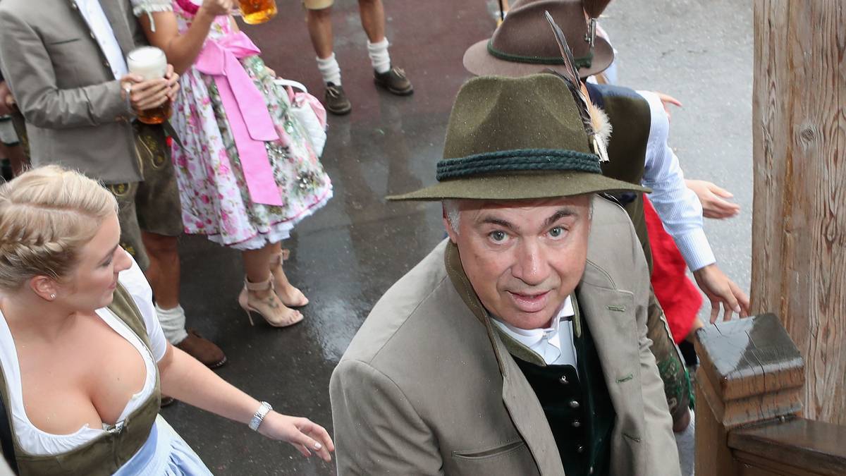 Der bekennende Weinliebhaber Carlo Ancelotti ist auf dem Weg zu seiner ersten Wiesn als Bayern-Trainer