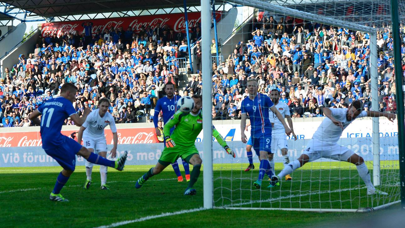 Finnbogason trifft bei Islands Sieg
