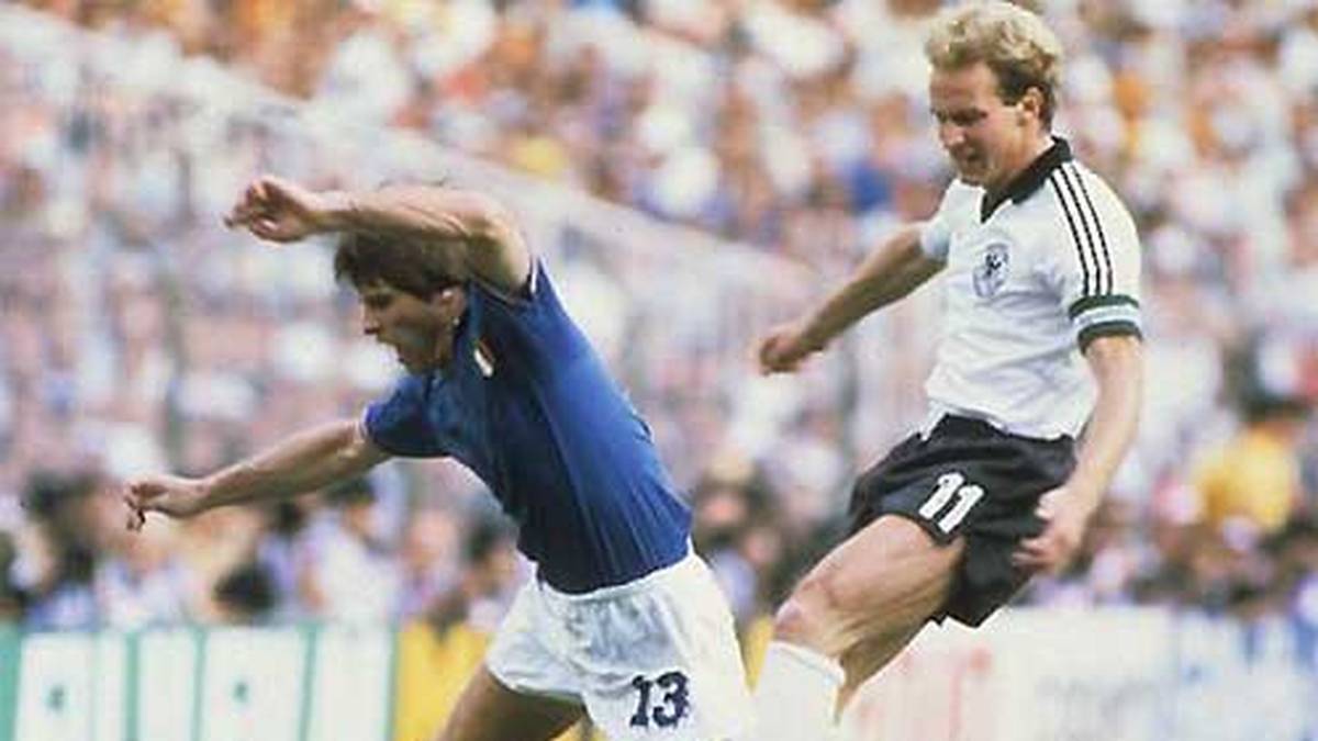 Mit dem späteren Bayern-Boss Karl-Heinz Rummenigge an der Spitze erreichte die DFB-Elf bei den Weltmeisterschaften 1982 und 1986 zwei Mal das Finale. Deutschland unterlag dort 1982 Italien und 1986 Argentinien