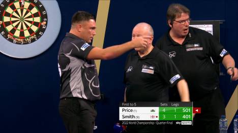 Im WM-Viertelfinale zwischen Gerwyn Price und Michael Smith ist ein Zuschauer während des Spiels durch Pfiffe negativ aufgefallen. Der Weltmeister forderte diesen aus dem Saal zu entfernen.