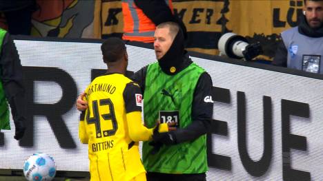 Erst von den Fans beschimpft, dann den Handschlag mit dem Trainer verweigert: Jamie Gittens sorgt beim BVB-Debakel in Bochum auch abseits des Platzes für Aufregung. Niko Kovac reagiert.