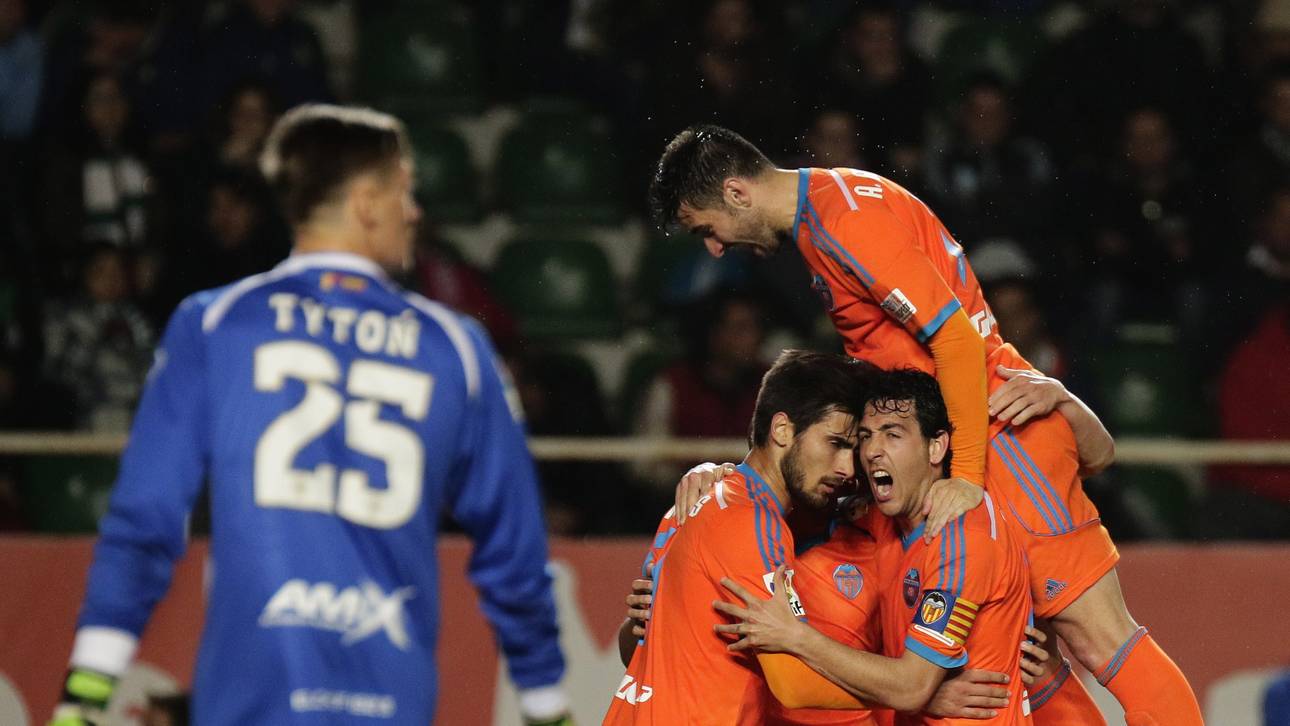 Valencia festigt Platz drei