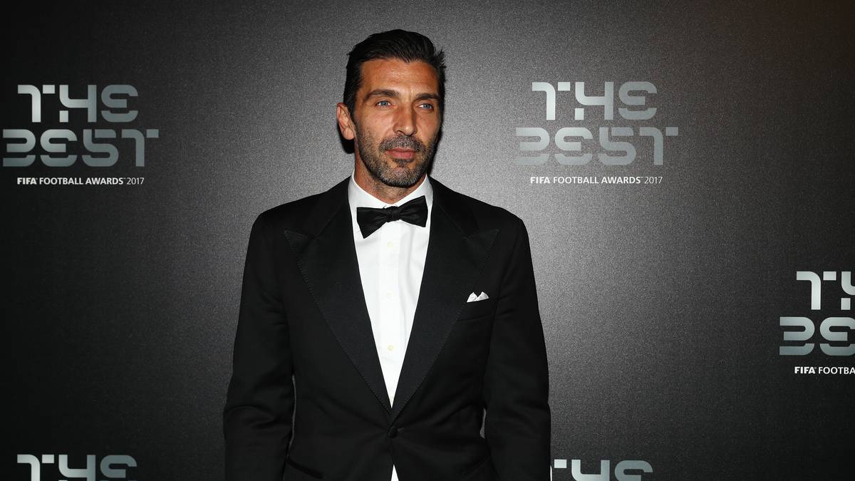 Gianluigi Buffon könnte sich mit diesem Outfit auch für die Rolle des nächsten James Bond bewerben
